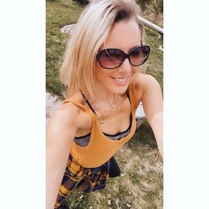 Meet your Posher, Stephanie